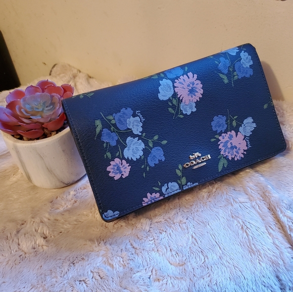 COACH Hayden Foldover clutch - Picture 3 of 14